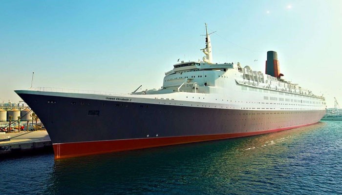 کوئین ایلزبتھ ٹو نامی بحری جہازتیرتے ہوٹل میں تبدیل