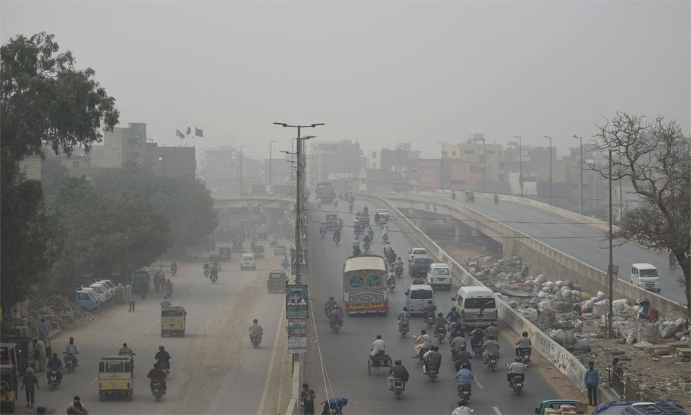 کراچی کی فضامیں آلودگی خطرناک حد تک بڑھ گئی