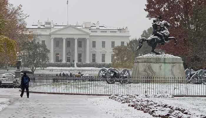 واشنگٹن میں برف باری ،وائٹ ہاؤ س برف سےڈھک گیا