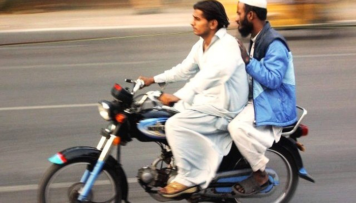 سندھ میں ڈبل سواری پر چارروزکی پابندی، نیا نوٹی فیکشن جاری