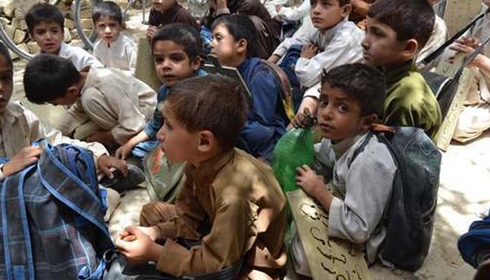 بلوچستان: ایک ہزار سے زائد اسکولوں میں پینے کا پانی ہی نہیں