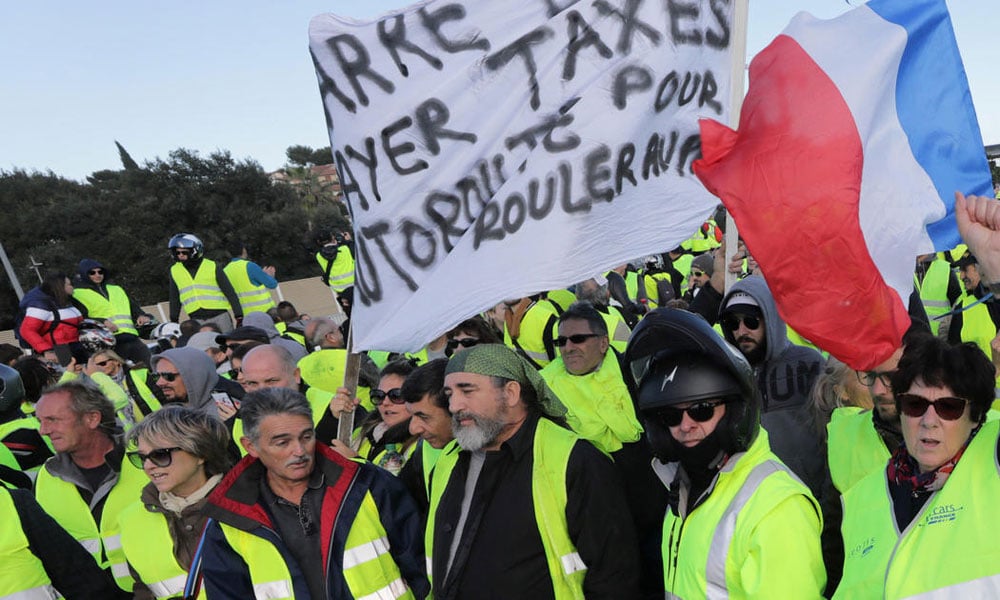 فرانس احتجاج، مظاہرین نے صدر سے استعفے کا مطالبہ کردیا