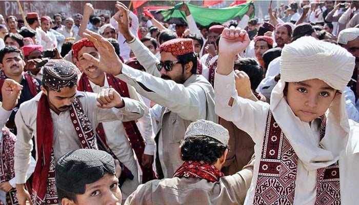 سندھی ٹوپی اور اجرک قدیم سندھ کی ثقافت کی پہچان