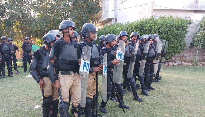  کراچی پولیس کی مظاہروں سے نمٹنے کی اچانک تیاریاں