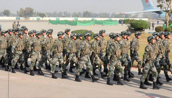 پاک چین وارئیر 6 مشقیں، چینی دستہ پاکستان پہنچ گیا