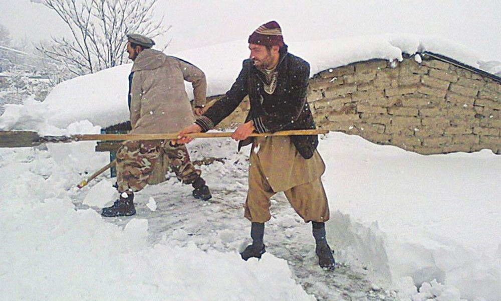 آزاد کشمیر، پنجاب میں بارش، بالائی علاقوں میں برف باری