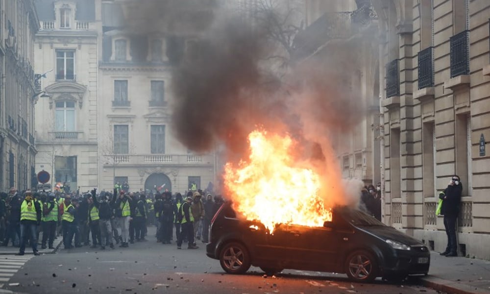  احتجاجی مظاہروں کے بعد فرانسی صدر کی زیر صدارت اہم اجلاس 