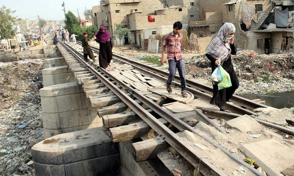 کراچی، غریب آباد میں سرکلر ریلوے پر تجاوزات آپریشن شروع