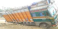 Truck Climbed On Footpath In Malir Karachi