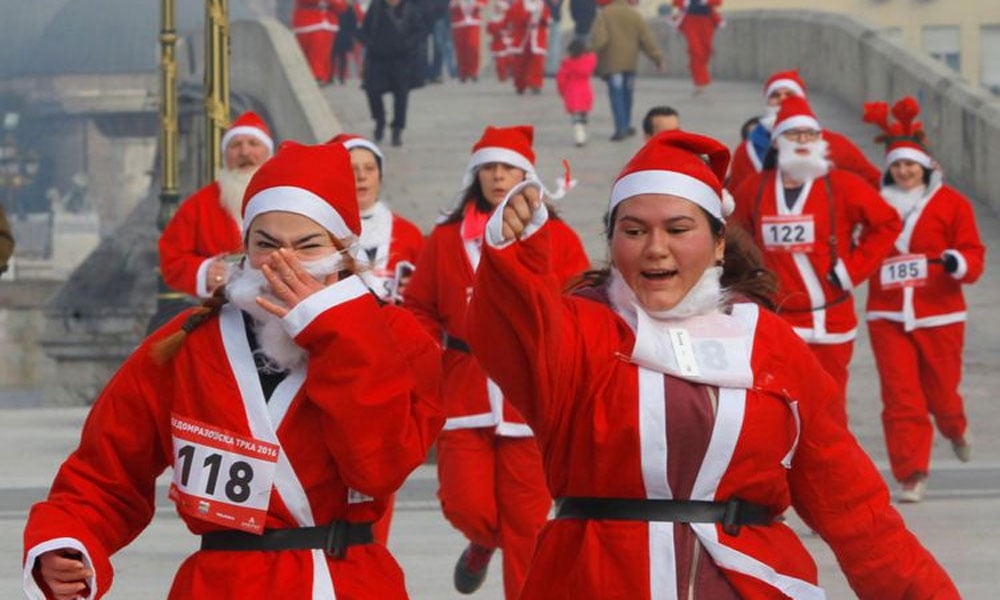 چین میں سالانہ سانتا ریس ،سینکڑوں افراد کی شرکت