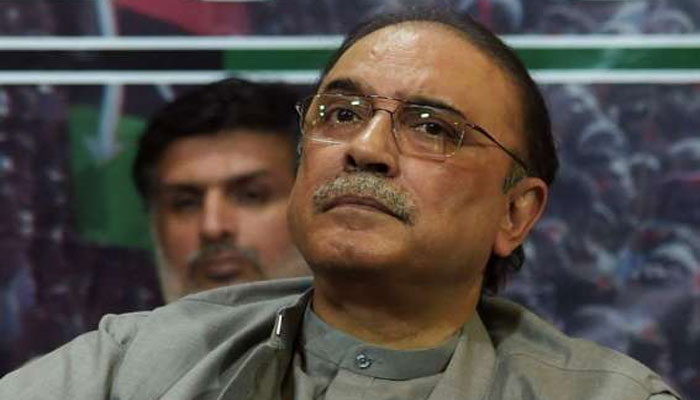 آصف زرداری کو 6 اونٹ تحفے میں مل گئے 