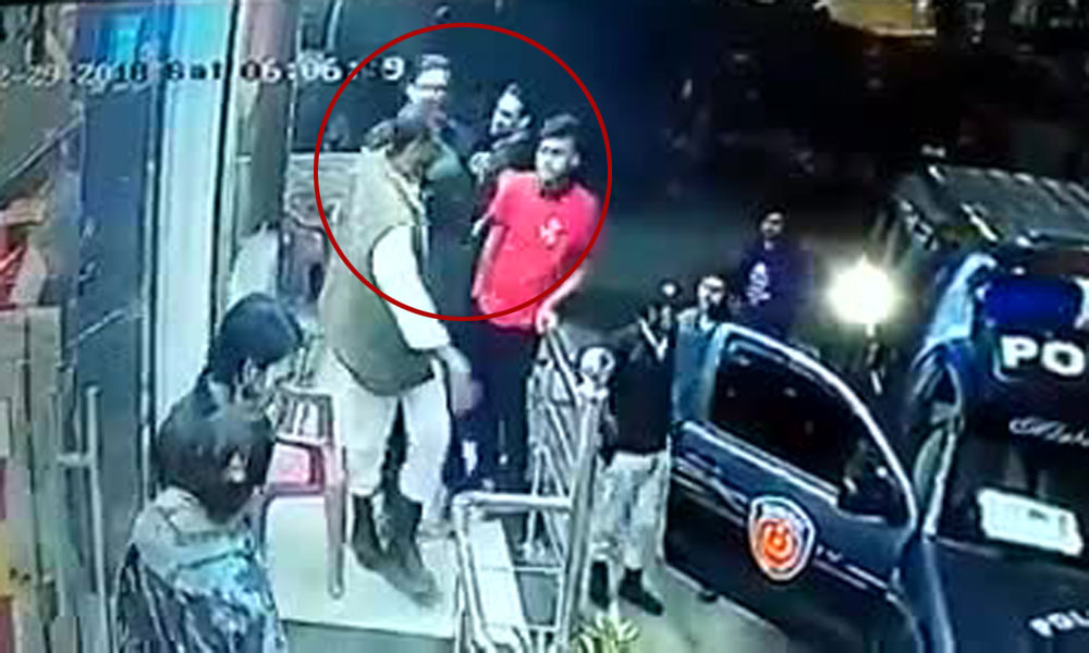 موبائل ہٹانے کو کیوں کہاں؟