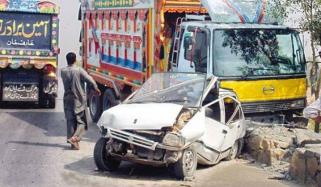 Two People Killed In Accident Of Truck And Car In Jacobabad