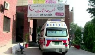 One Dead 14 Injured In Kasur Accident