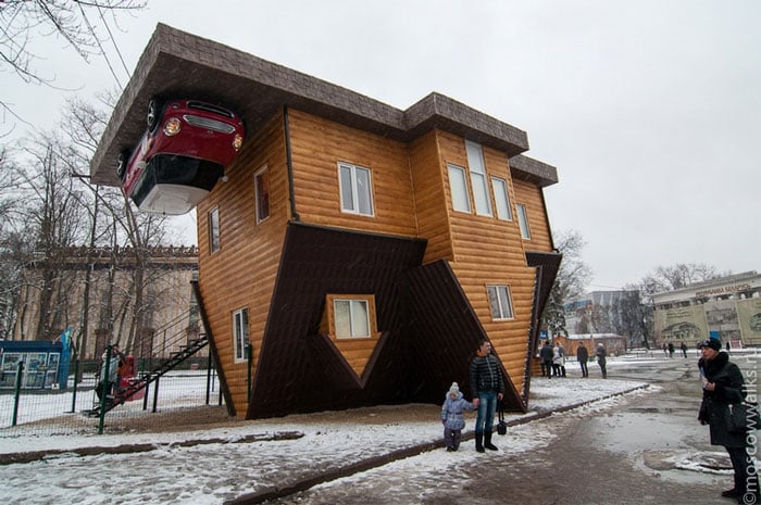 ماسکو کا الٹا گھر، فنِ تعمیرات کا انوکھاشاہکار