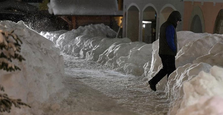 یورپ کے کئی ملکوں میں 30 سال کی بدترین برفباری