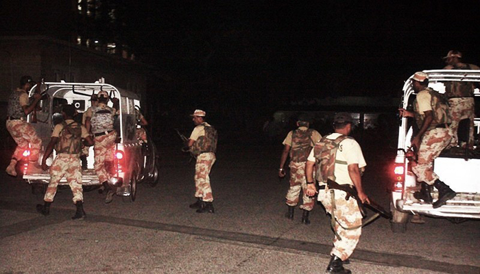  کراچی:رینجرز کی مختلف علاقوں میں کارروائی، 14ملزمان گرفتار