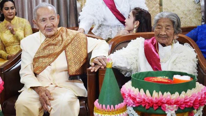 تھائی لینڈ میں انوکھی شادی، دولہا سو برس دلہن 96 سال کی 
