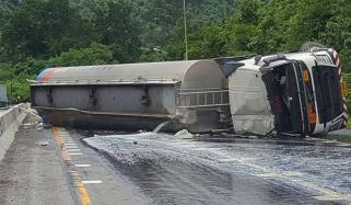 Diesel Tanker Over Turned Near Moro Pakistan