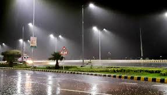 لاہور: گرد و نواح میں ہلکی بارش کا سلسلہ جاری