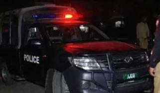 Wife And Husband Wound In Police Firing At Karachi