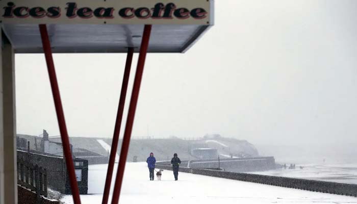 برطانیہ میں برفباری، درجہ حرارت منفی بارہ تک گرگیا