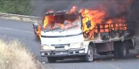 Truck Driver Keeps Driving For 5 Km After His Truck Catches Fire China