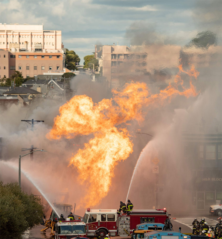 سان فرانسسکو میں گیس لائن دھماکا، کئی عمارتیں جل کر تباہ