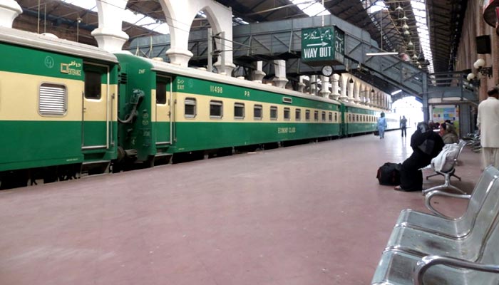  پاکستانی مسافر ٹرینوں میں ٹریکنگ سسٹم لگا دیا گیا