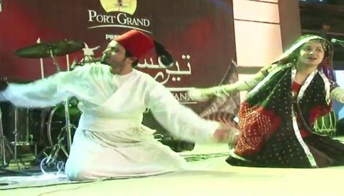 کراچی:ساحلی مقام پرصوفیانہ موسیقی کے سر بکھر گئے