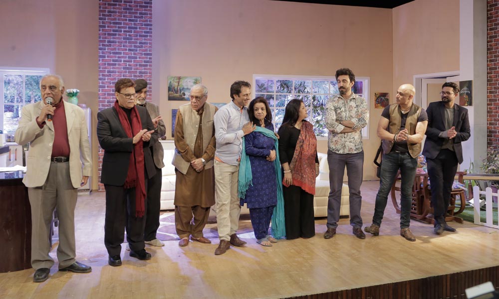 پاکستان میں تھیٹر کرنے کا خیال کئی بار آیا، مگر مصروفیت آڑے آگئی
