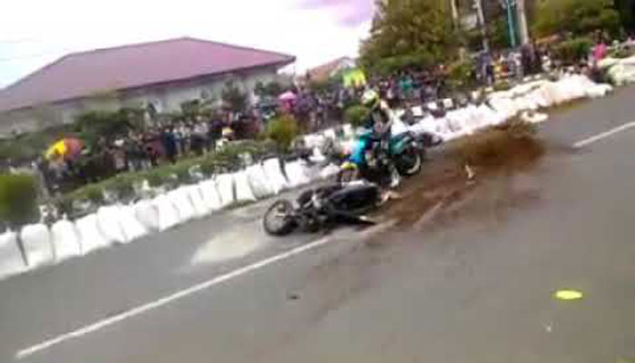 انڈونیشیا:ریس کے دوران کئی بائیکس خوفناک حادثے کا شکار