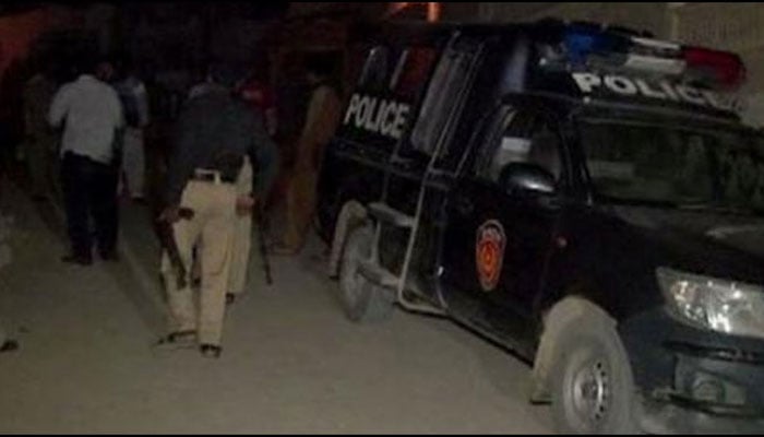 کراچی، جعلی پولیس اہلکار سمیت11 ملزمان گرفتار