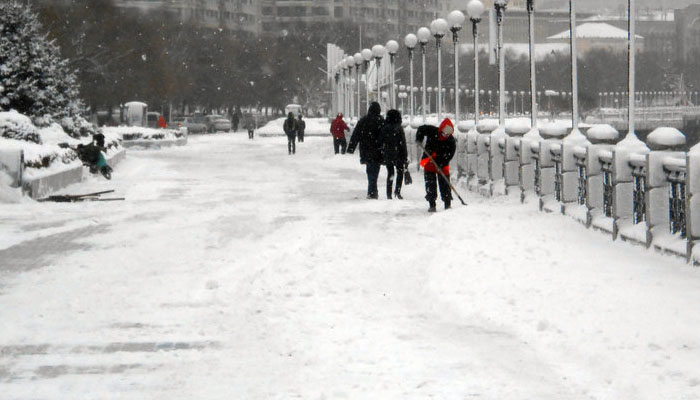 چین،جنوبی کوریا میں برف باری سے نظامِ زندگی درہم برہم