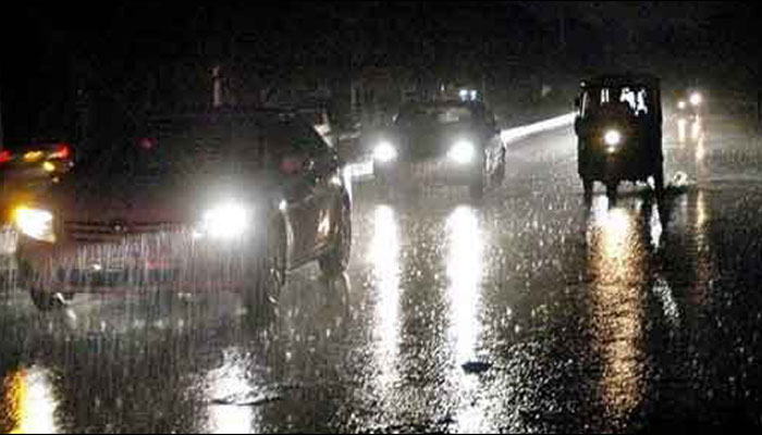 کراچی میں ہلکی بارش، بدھ کو گرج چمک کیساتھ بارش کا امکان