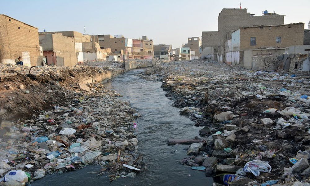 کراچی: بارش کی پیشگوئی مگر نالوں کی صفائی نہ ہو سکی