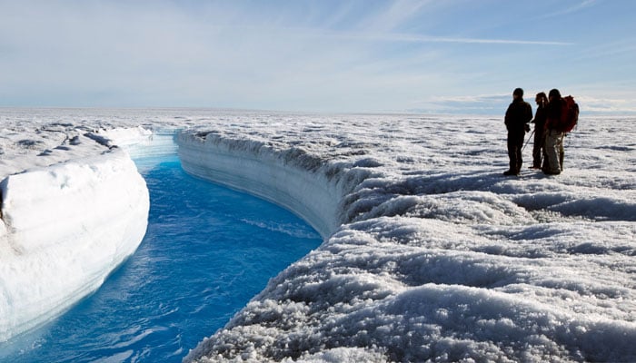 ’گرین لینڈ‘ کی برف سردیوں میں بھی پگھلنے لگی