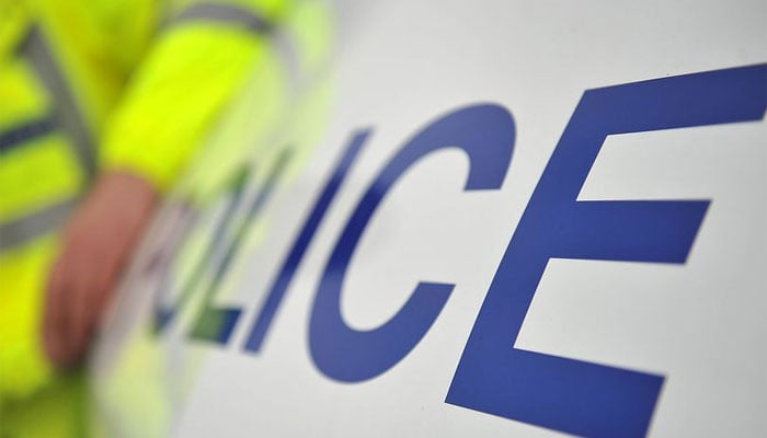 برطانیہ میں انتہا پسند کا نوجوان پر چاقو سے حملہ
