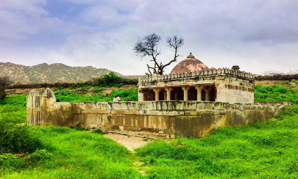 پانچ سو سالہ قدیم ’’بھوڈیسر مسجد‘‘