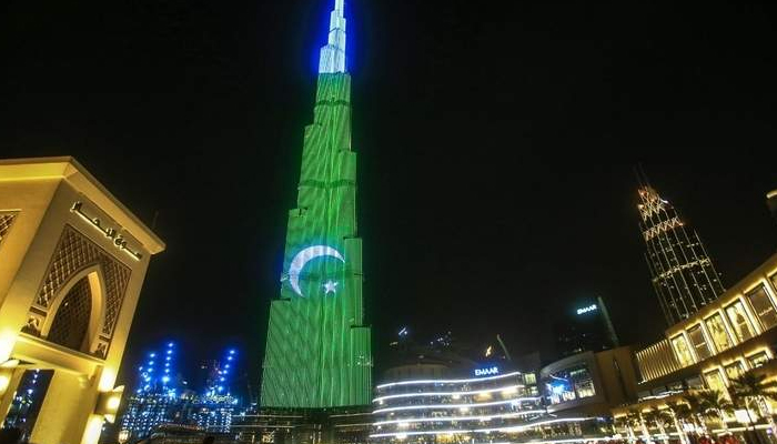 دبئی کے برج خلیفہ پر سبز ہلالی پرچم کی بہار