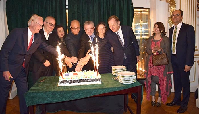 پیرس میں یوم پاکستان پر سفارتی استقبالیہ