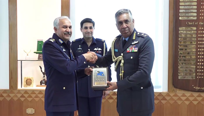 عمانی فضائیہ کے کمانڈر کی پاک فضائیہ کے سربراہ سے ملاقات
