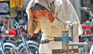Hot Weather Continues To Grip Sindh Balochistan