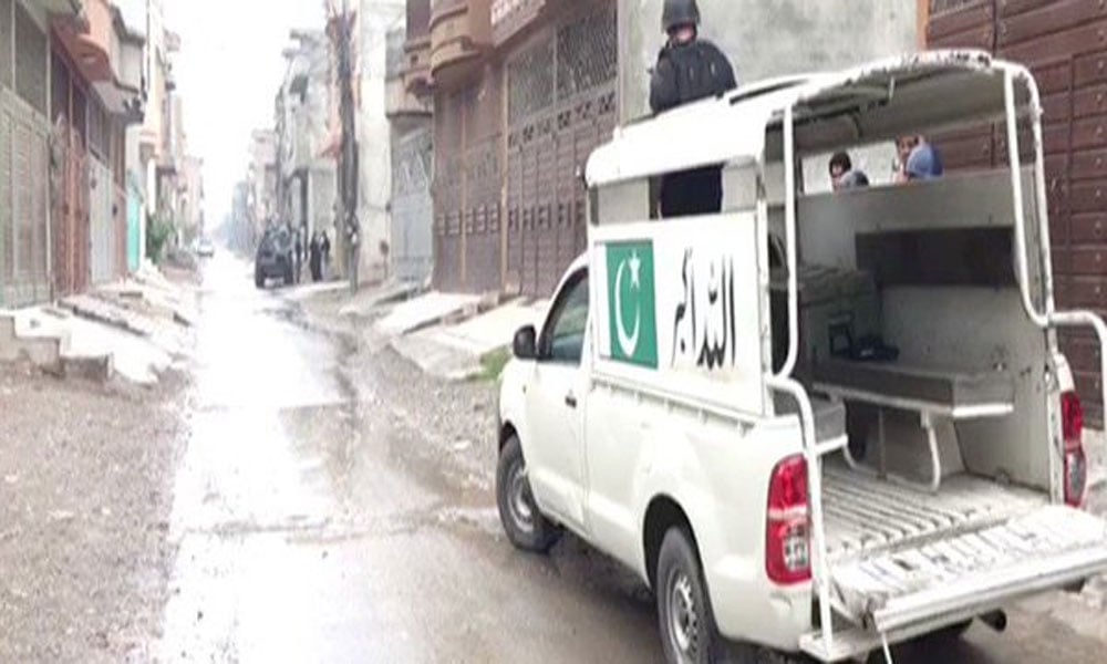 پشاور: دہشتگردوں کے زیر استعمال مکان دھماکے سے تباہ