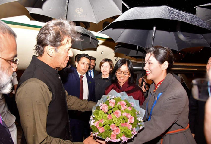 وزیر اعظم دورہ چین پر بیجنگ پہنچ گئے