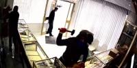 Gang Raid Sunny Jewellers In Newcastle