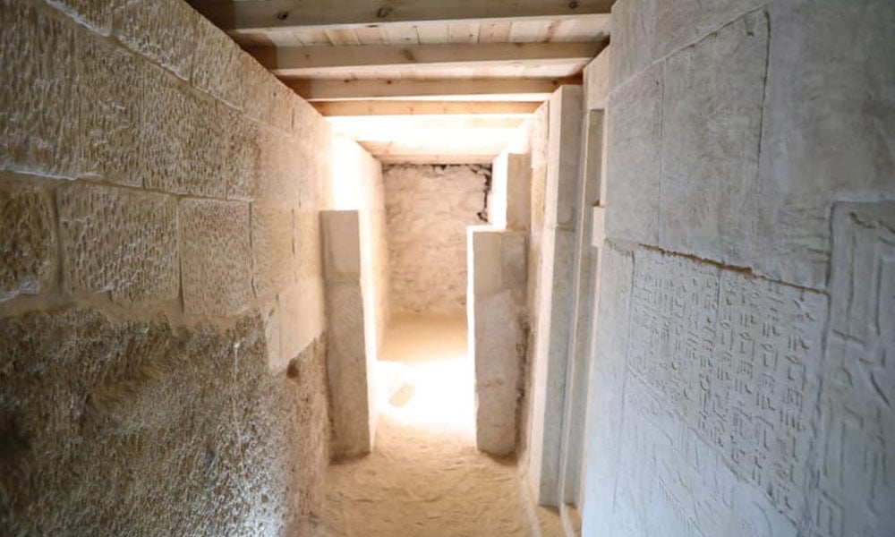 اہرام مصر کے قریب ہزاروں سال پرانا مقبرہ د ریافت