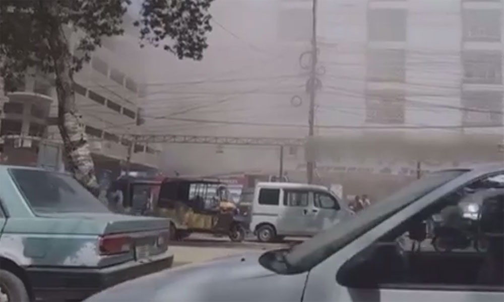 کراچی: سپر اسٹور میں آتشزدگی، کروڑوں کا سامان جل گیا