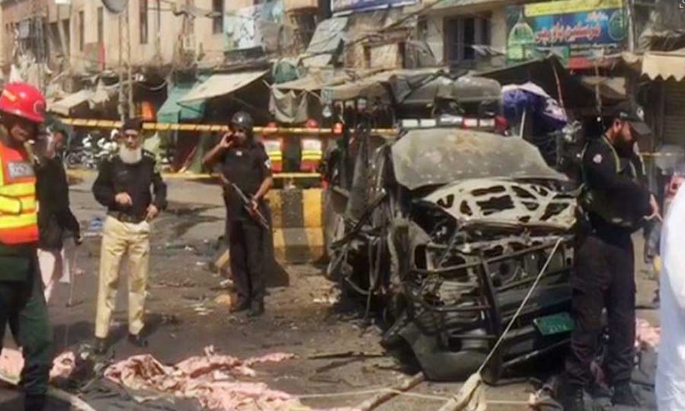 لاہور: داتا دربار کے باہر خود کش دھماکا، 8 افراد شہید