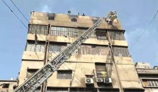 Fire Erupts In Building Of Saddar Karachi